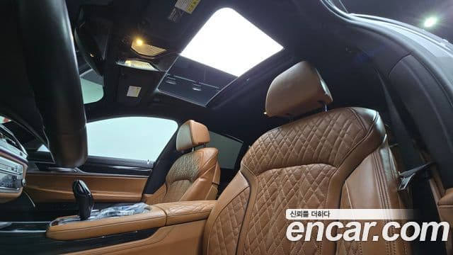 BMW 7 Series 2020 — ფოტო 19/20