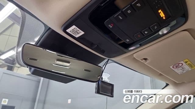Kia Carnival 2021 — Фото 17/18