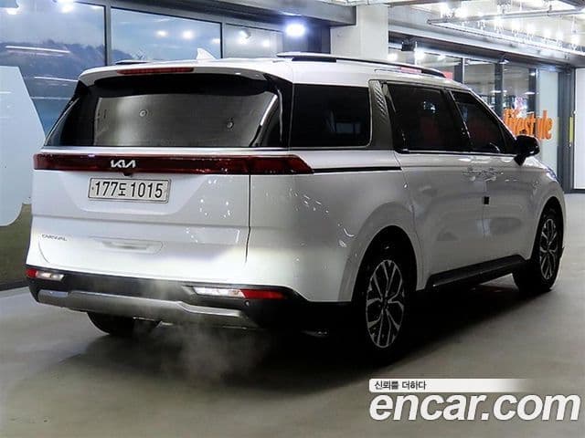 Kia Carnival 2021 — Фото 2/20