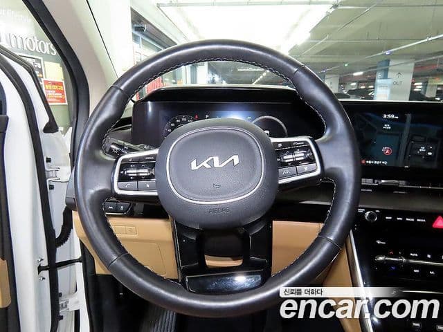 Kia Carnival 2021 — Фото 8/20