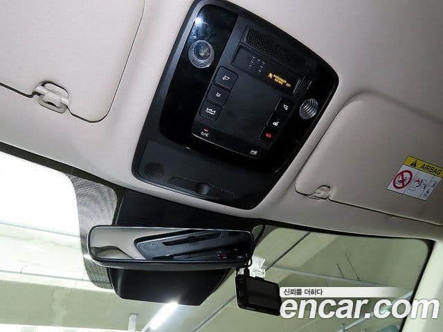 Kia Carnival 2021 — Фото 16/20