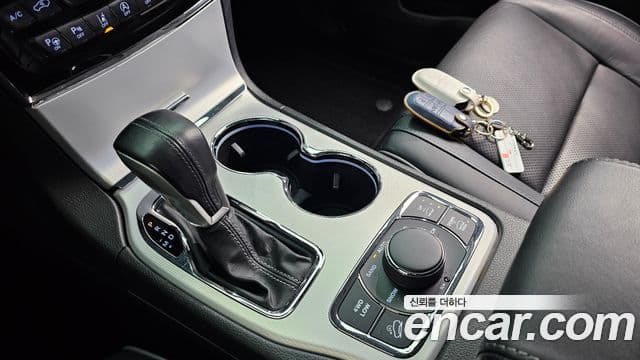 Jeep Grand Cherokee 2021 — Şəkil 9/20