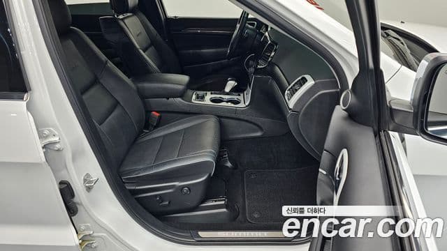 Jeep Grand Cherokee 2021 — Şəkil 10/20