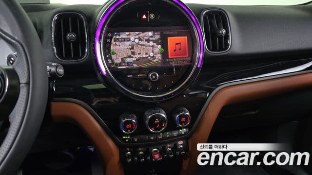 Mini Cooper SD Countryman 2021 — ფოტო 15/20