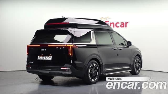 Kia Carnival 2024 — Şəkil 2/20