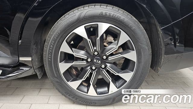 Kia Carnival 2021 — Фото 5/20