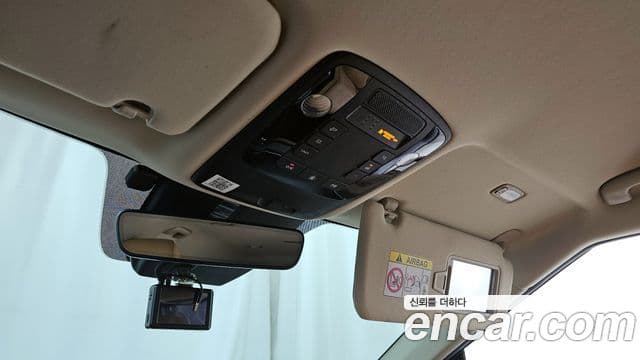 Kia Carnival 2021 — Фото 17/20