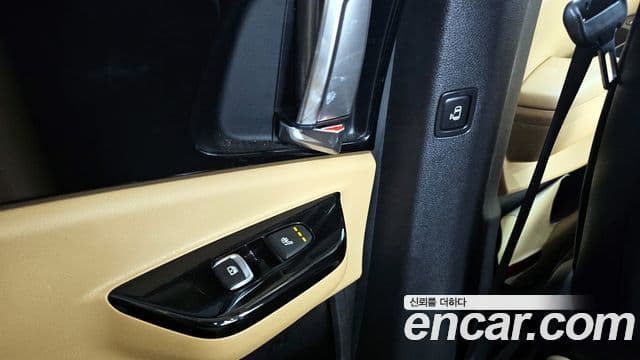 Kia Carnival 2021 — Фото 19/20