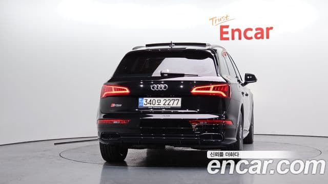Audi Q5 2020 — ფოტო 4/20
