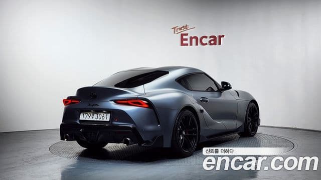 Toyota Supra 2020 — ფოტო 2/20