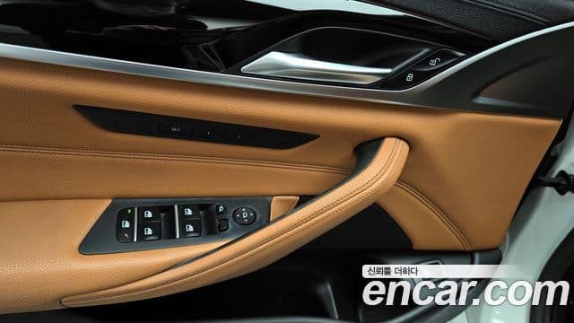 BMW 5 Series 2018 — Şəkil 17/20