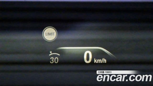 BMW 5 Series 2018 — Şəkil 19/20