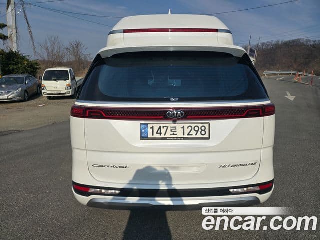 Kia Carnival 2021 — ფოტო 5/20