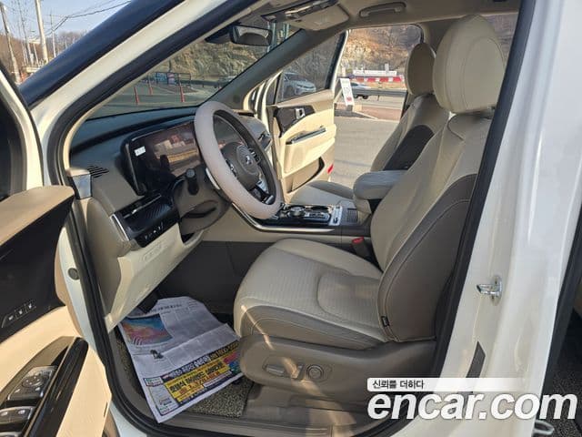 Kia Carnival 2021 — ფოტო 8/20