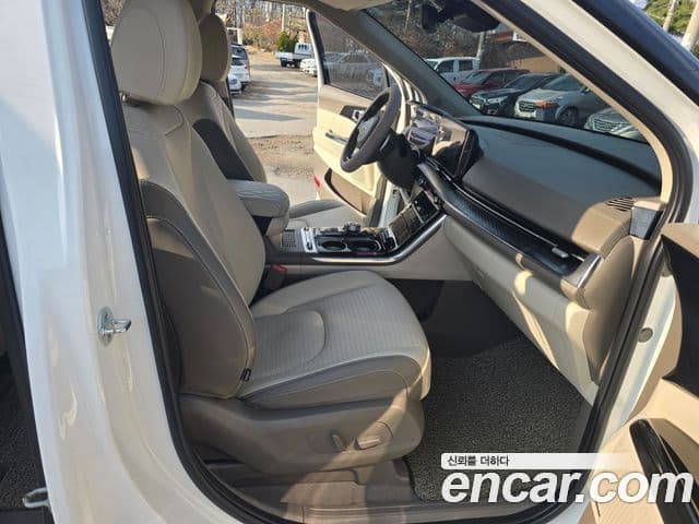 Kia Carnival 2021 — ფოტო 12/20