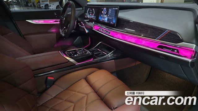 BMW 7 Series 2025 — Фото 13/19