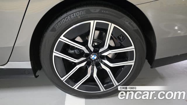 BMW 7 Series 2025 — Фото 15/19