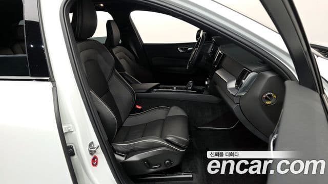 Volvo XC60 2020 — Şəkil 11/20