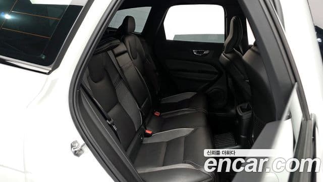Volvo XC60 2020 — Şəkil 12/20