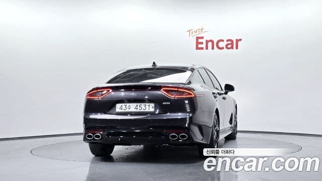 Kia Stinger 2018 — Фото 4/20