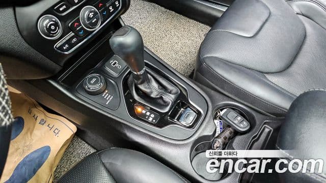 Jeep Cherokee 2020 — фото 9 из 20