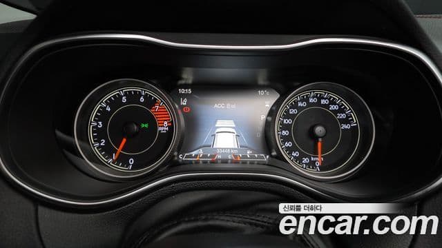 Jeep Cherokee 2020 — ფოტო 8/20