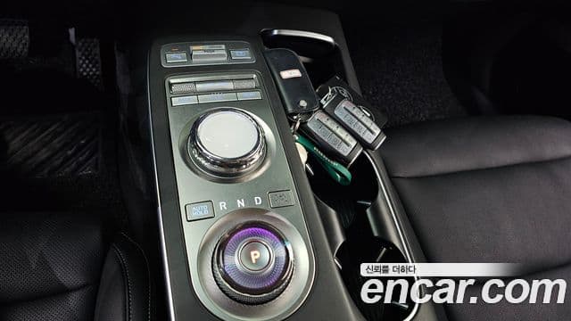 Genesis GV70 2021 — ფოტო 9/20