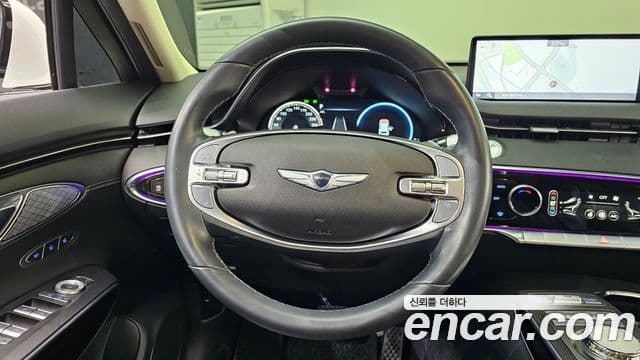 Genesis GV70 2021 — ფოტო 14/20