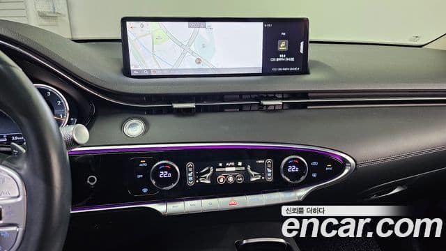 Genesis GV70 2021 — ფოტო 15/20