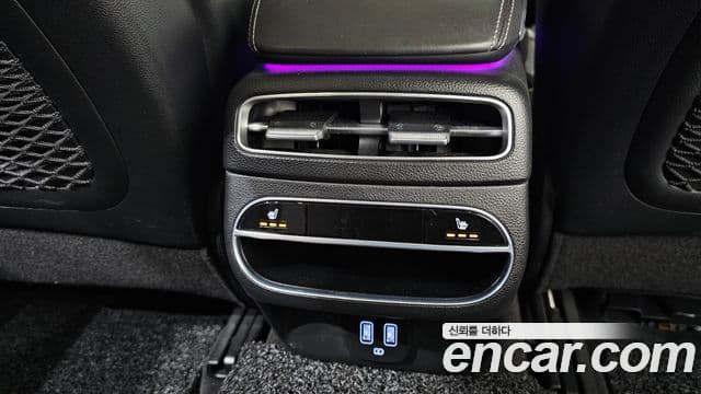Genesis GV70 2021 — ფოტო 19/20