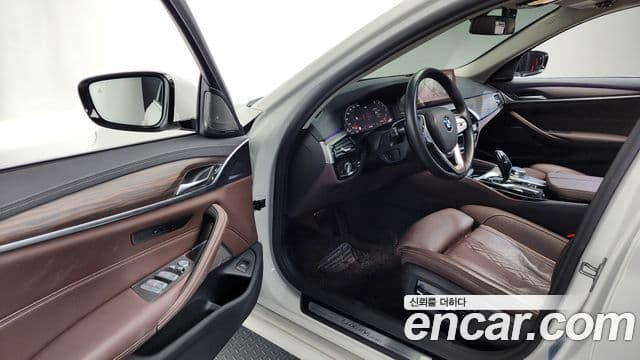 BMW 5 Series 2021 — Фото 10/20