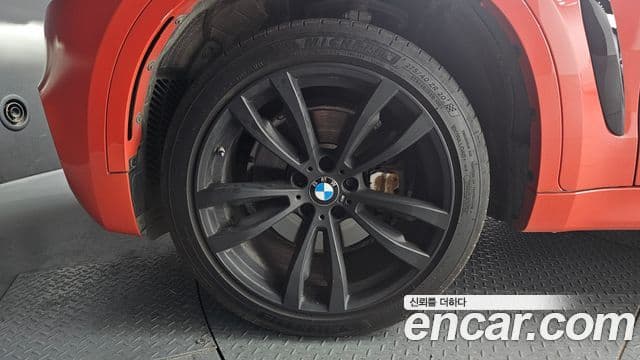 BMW X6 2018 — Photo 8/20