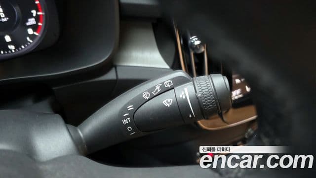 Volvo XC40 2022 — Şəkil 17/20