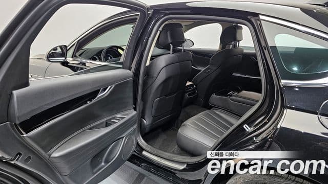Genesis Electrified G80 2023 — Şəkil 11/20