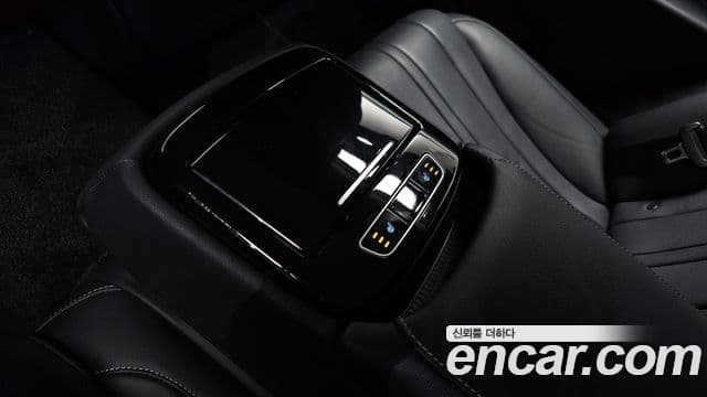 Genesis Electrified G80 2023 — Şəkil 18/20