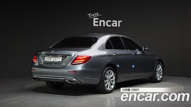 Mercedes-Benz E-Class 2018 — Şəkil 2/20