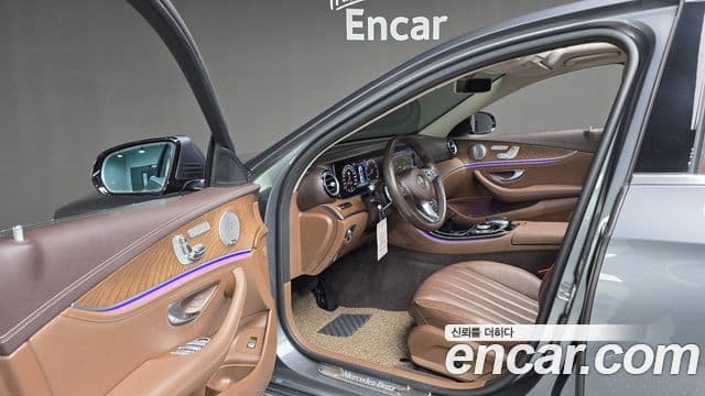 Mercedes-Benz E-Class 2018 — Şəkil 13/20