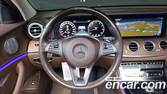 Mercedes-Benz E-Class 2018 — Şəkil 14/20