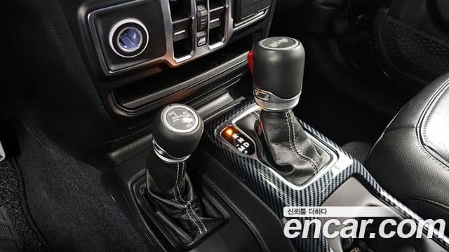 Jeep Wrangler 2022 — Şəkil 9/20