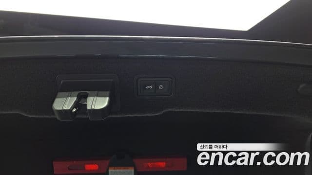 Audi A8 2021 — ფოტო 20/20