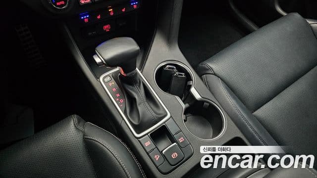 Kia Sportage The Bold 2021 — ფოტო 7/20