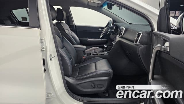 Kia Sportage The Bold 2021 — ფოტო 8/20