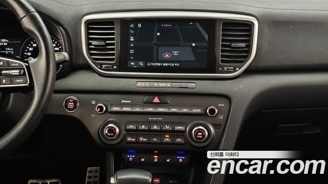 Kia Sportage The Bold 2021 — ფოტო 13/20