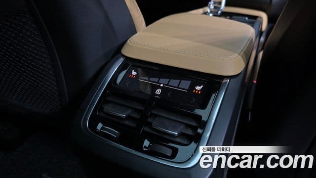 Volvo XC90 2021 — Фото 19/20