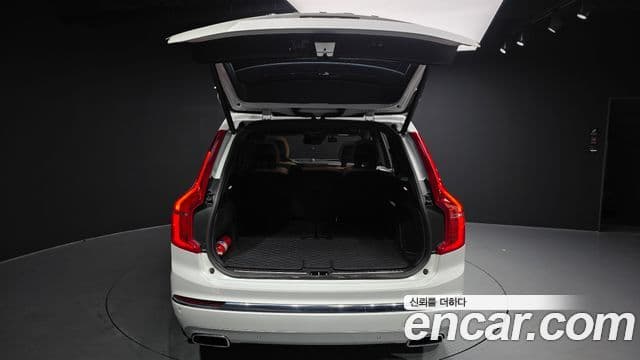 Volvo XC90 2021 — Фото 20/20