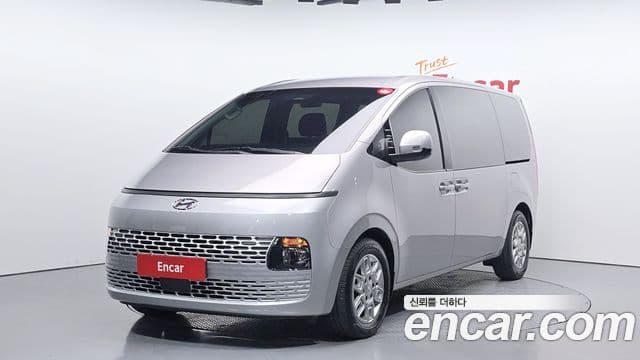 Hyundai Staria 2023 — ფოტო 1/20