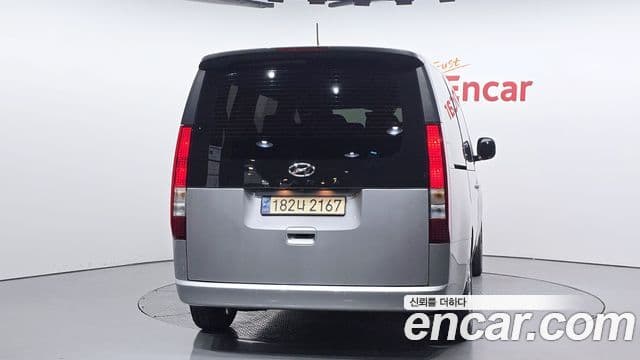Hyundai Staria 2023 — ფოტო 4/20