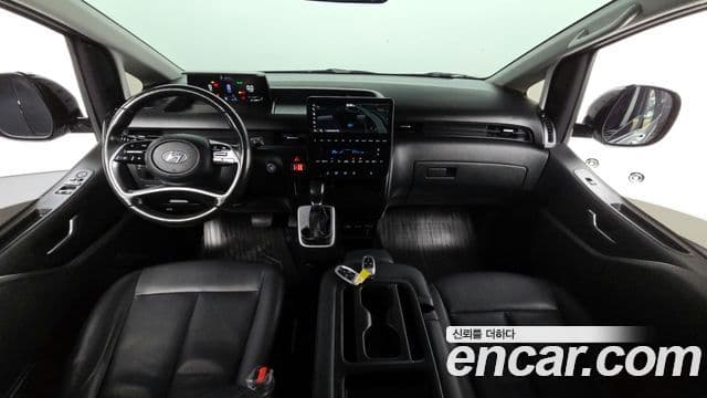 Hyundai Staria 2023 — ფოტო 7/20