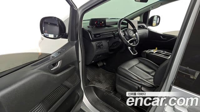 Hyundai Staria 2023 — ფოტო 10/20