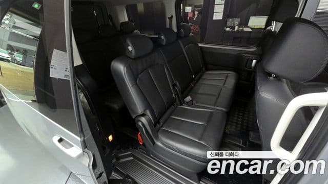 Hyundai Staria 2023 — ფოტო 12/20